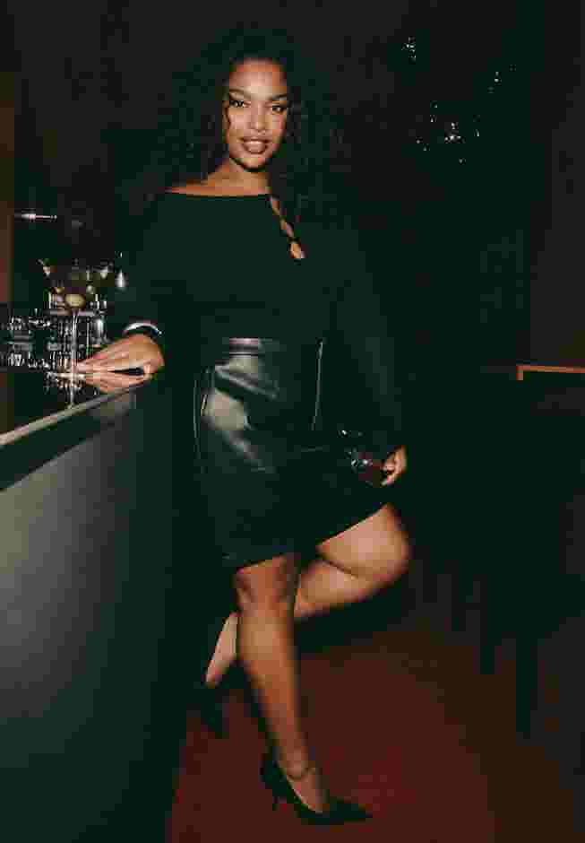 Faux Leather Mini Skirt With Zipper image number 0