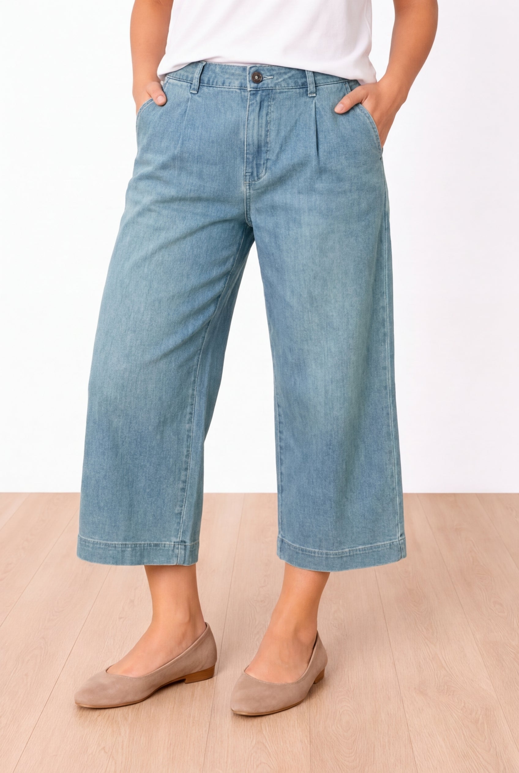Lightweight Wide-Leg Crop Mid-Rise Elastic Waist Jeans image number 0
