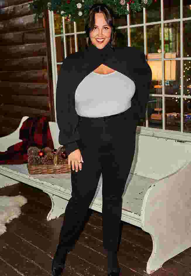 Turtleneck Sweater Sleeve Scarf image number 3