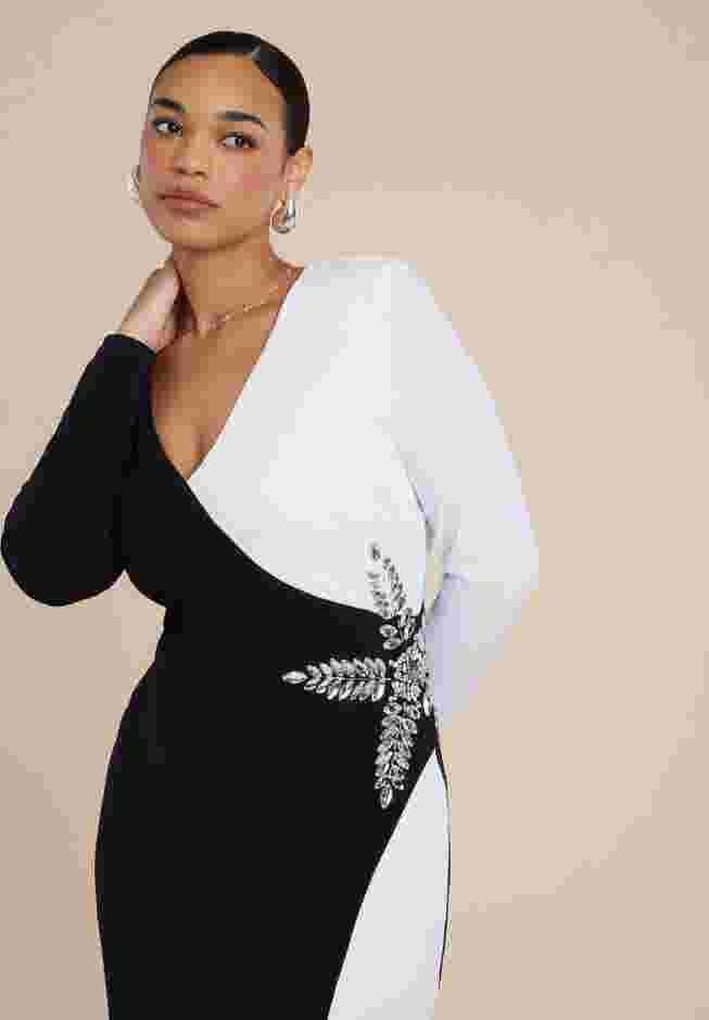Colorblock Embellished Maxi Dress image number 2
