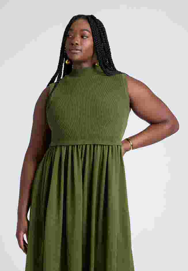 Sleevless Mockneck Twofer Midi Dress image number 2