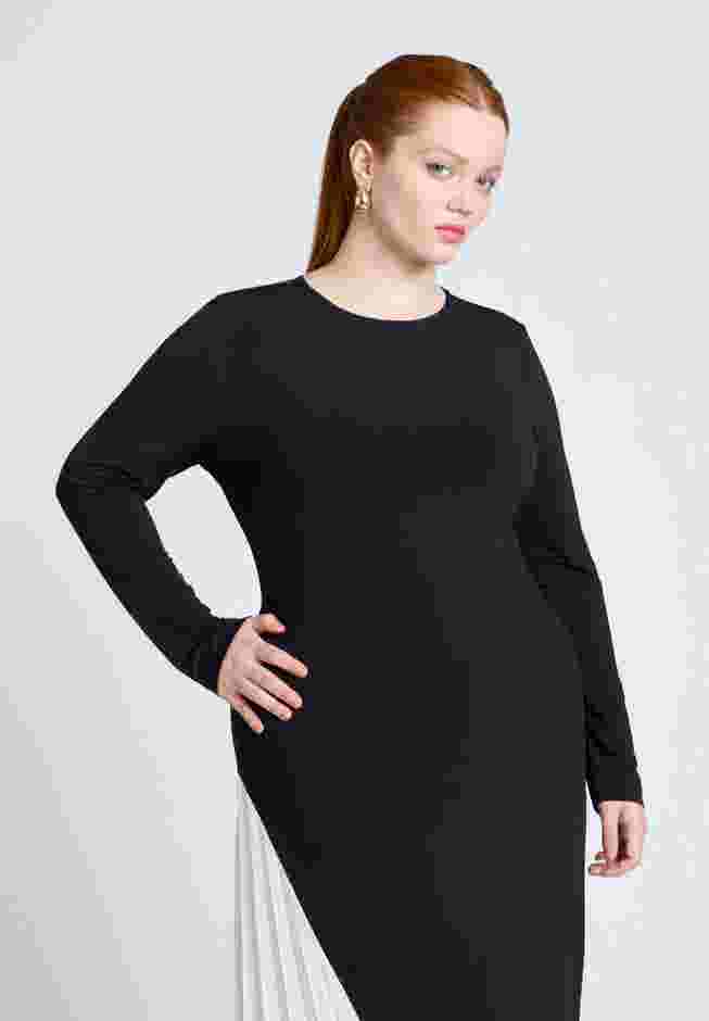 Maxi Dress With Pleat image number 2