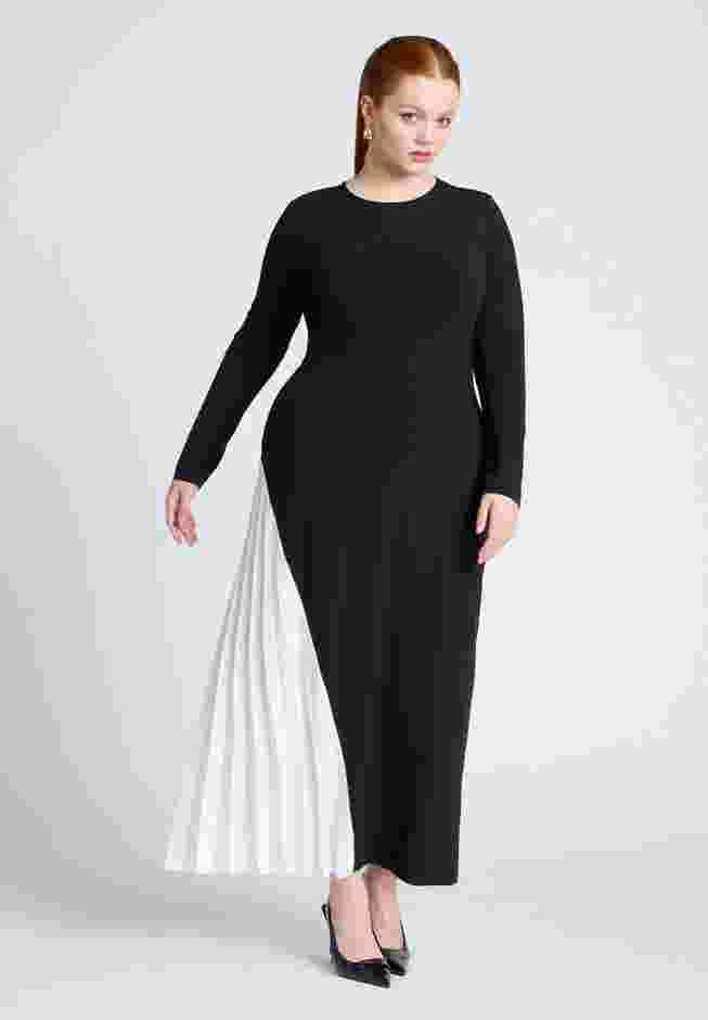 Maxi Dress With Pleat image number 0