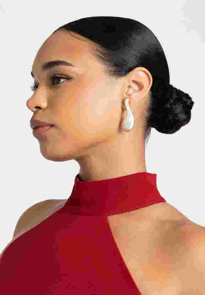 Brushed Pearl Teardrop Statement Earrings image number 0