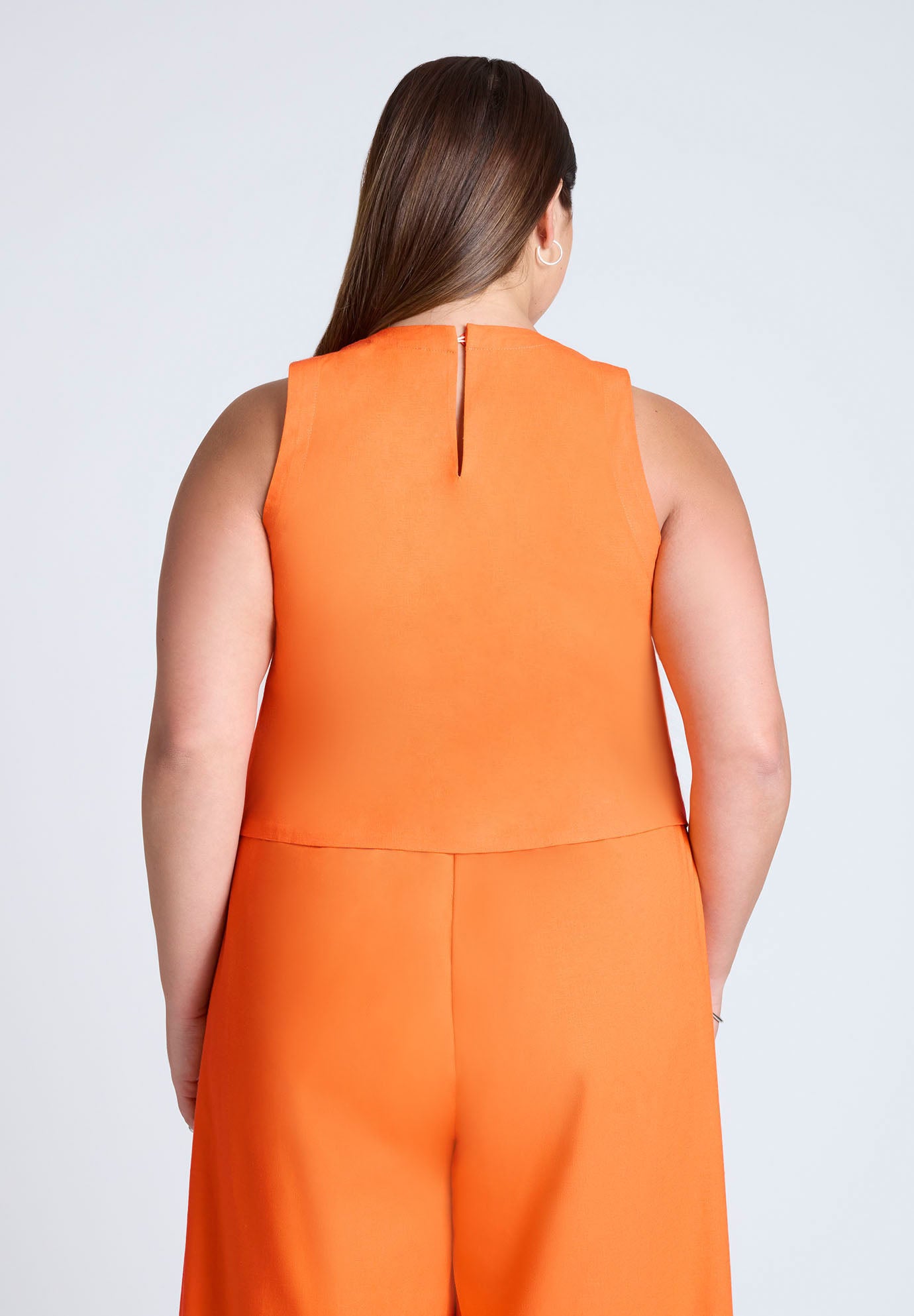 Linen-Blend Boxy Scoop Neck Crop Tank image number 1