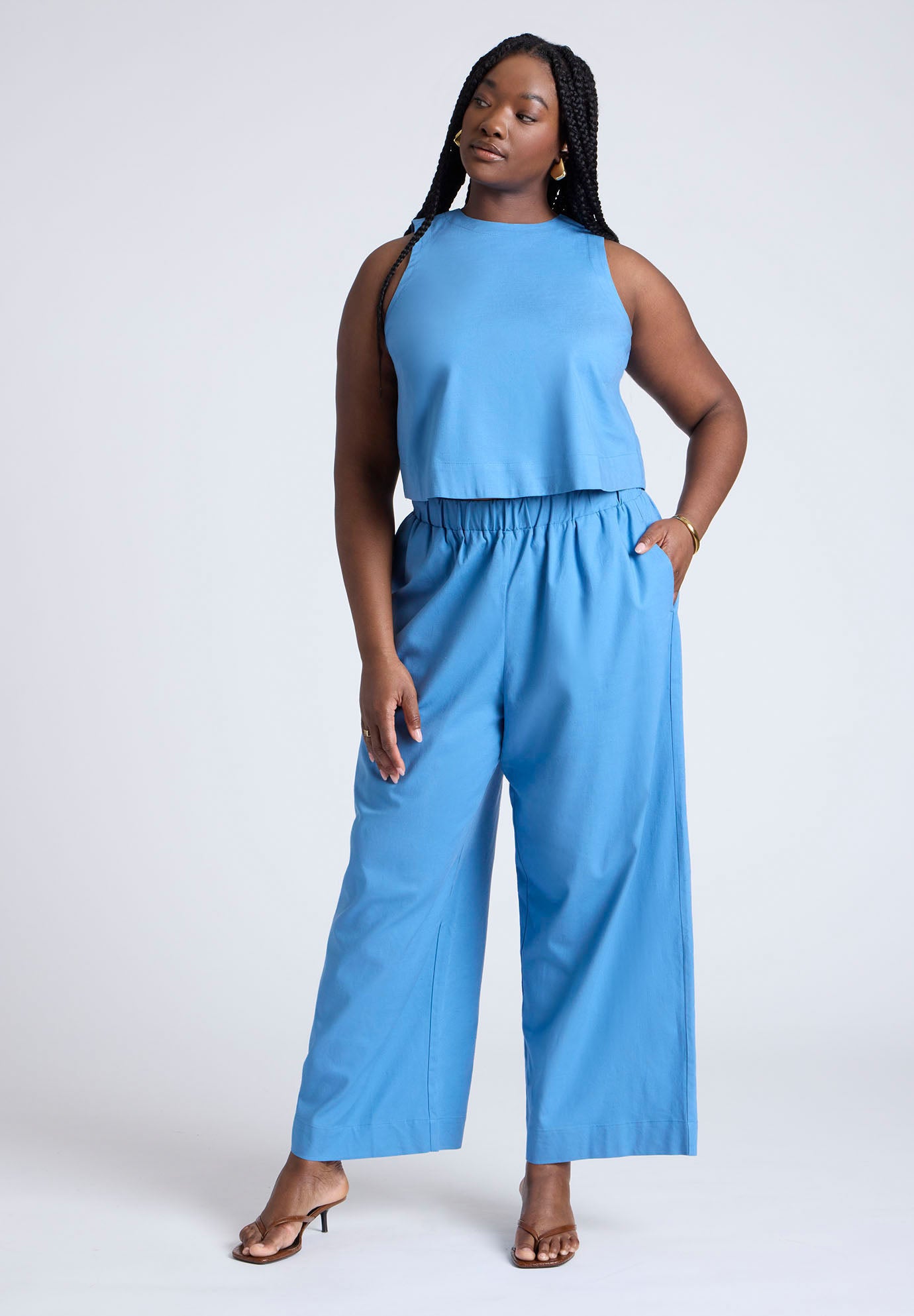 Linen-Blend Boxy Scoop Neck Crop Tank image number 2