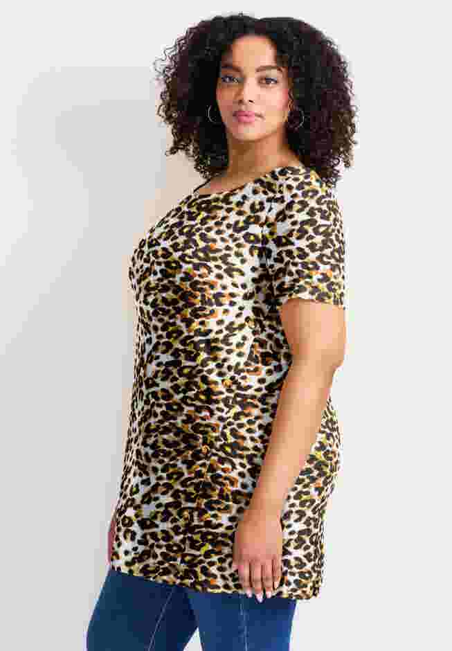 Button Detail Tunic Tee image number 2