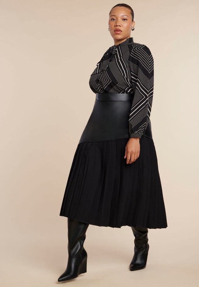 Pointed Toe Wedge Heel image number 1