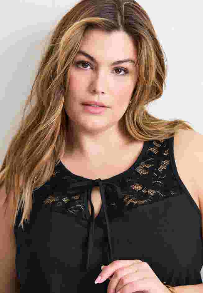 Lace Yoke Detail Tank image number 3
