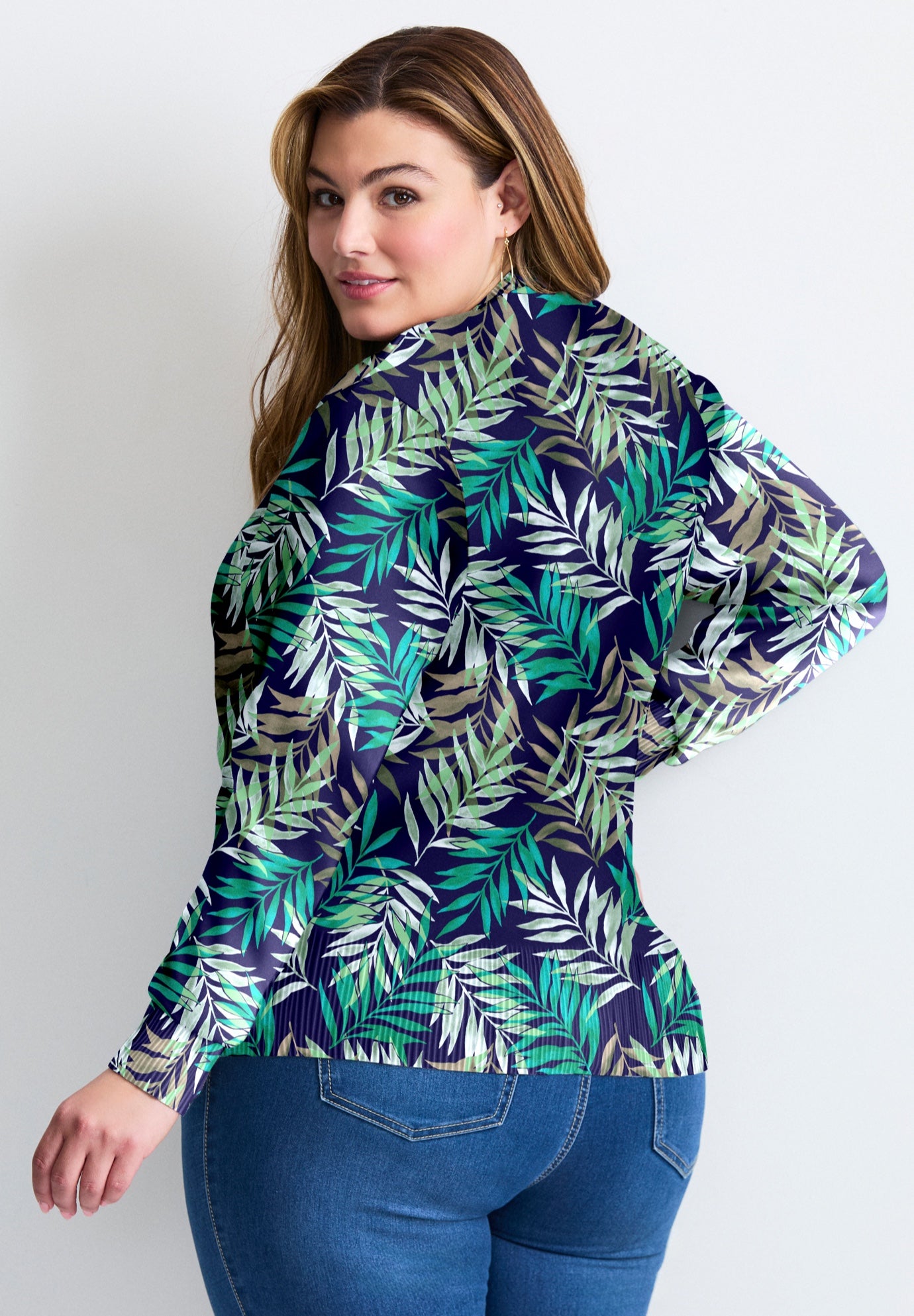 Signature Fine Gauge Cardigan image number 1