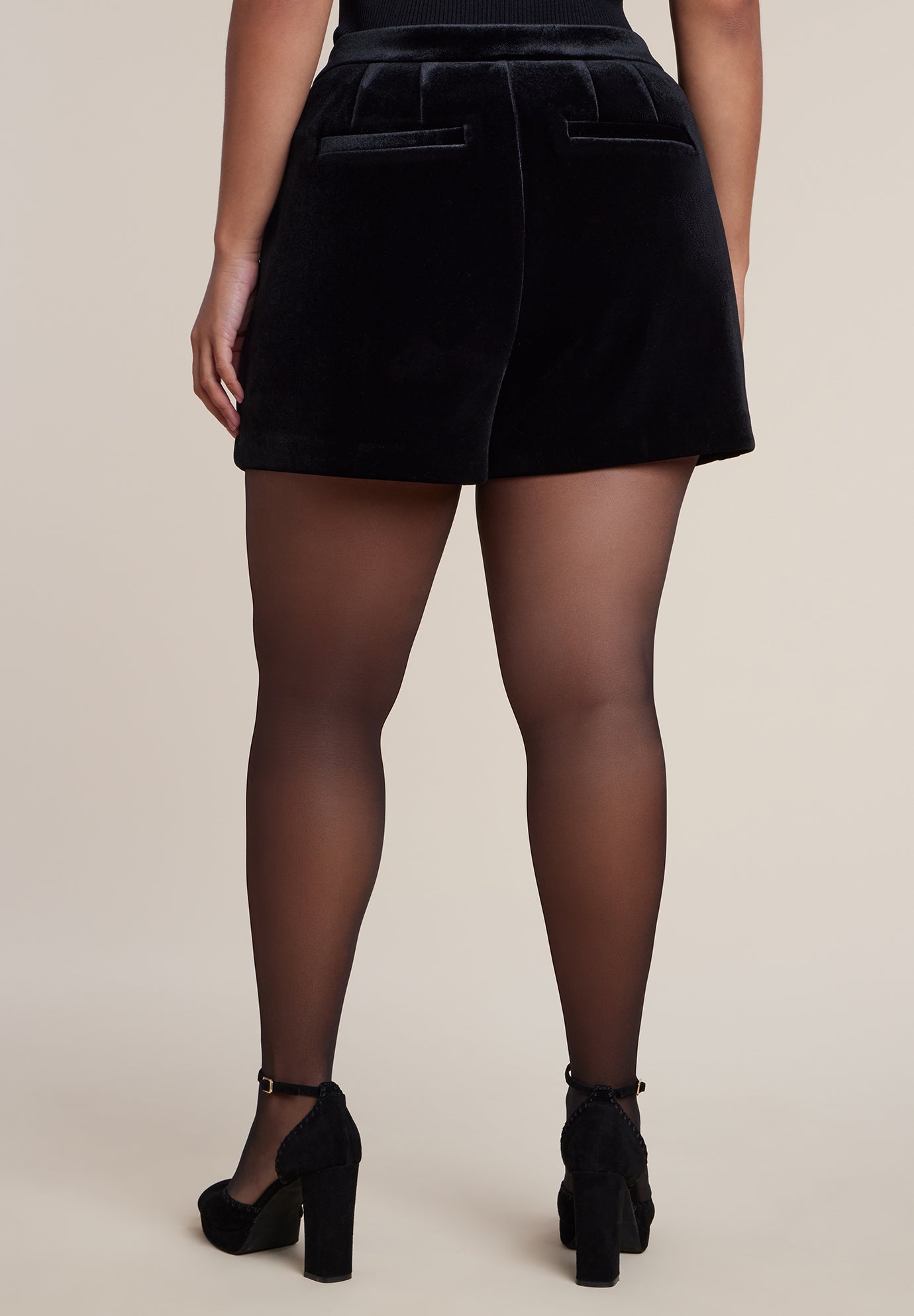 Seam-Detail Velvet Short image number 1