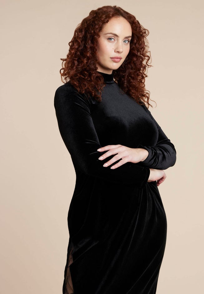 Velvet And Lace Maxi Dress image number 3