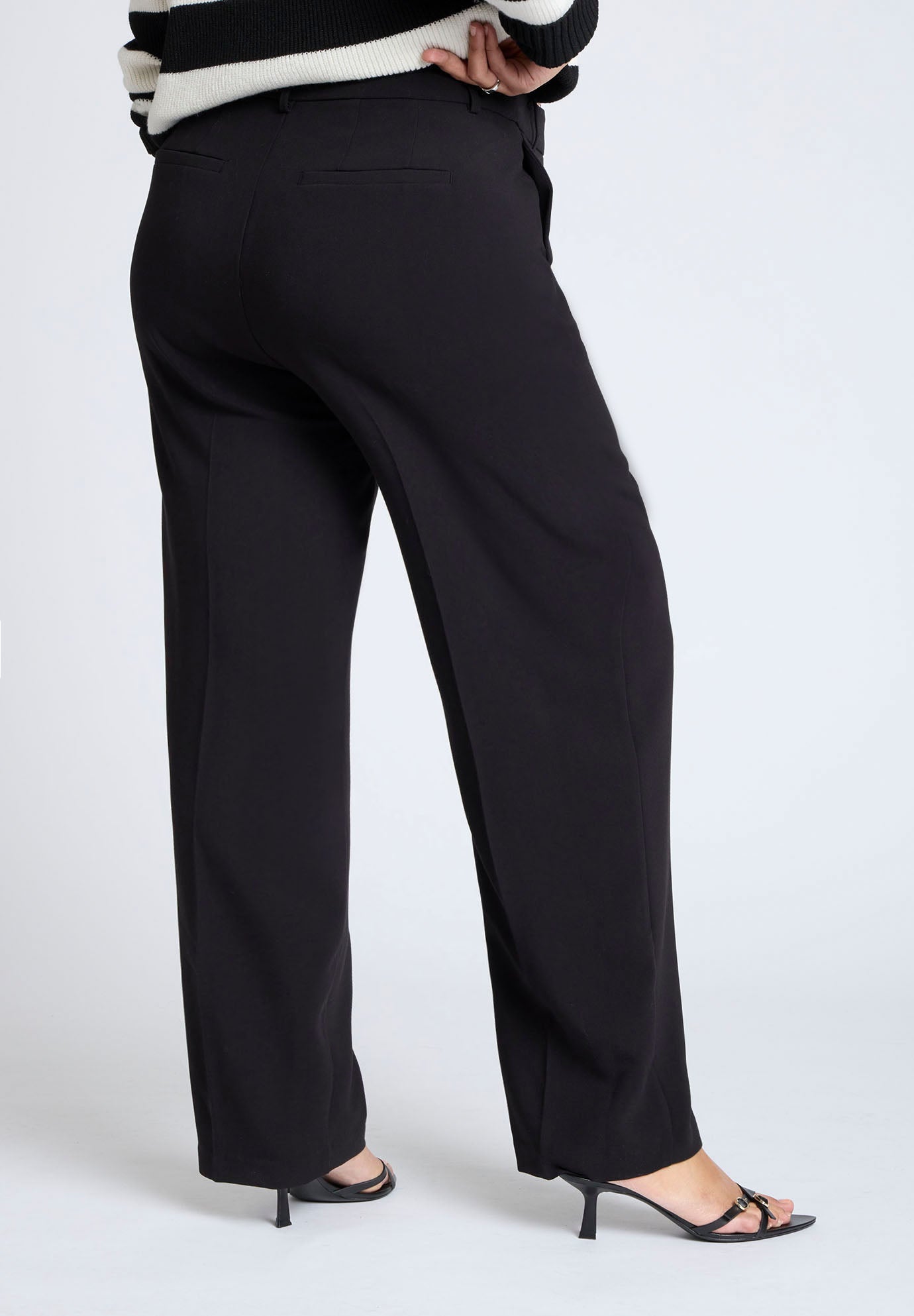 The 365 Straight Leg Pant image number 2