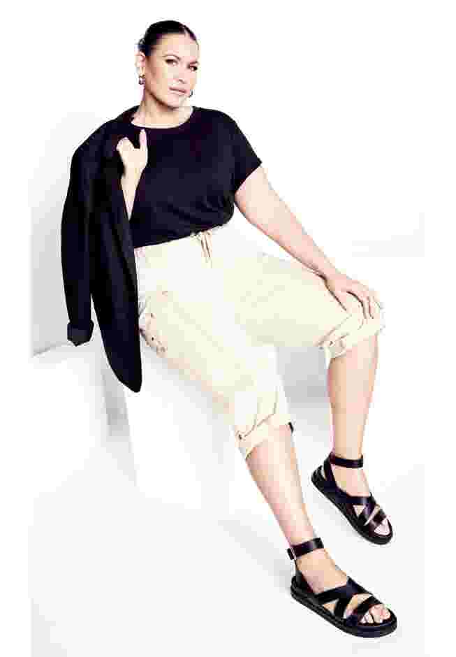 Cotton Roll Up Capri image number 3