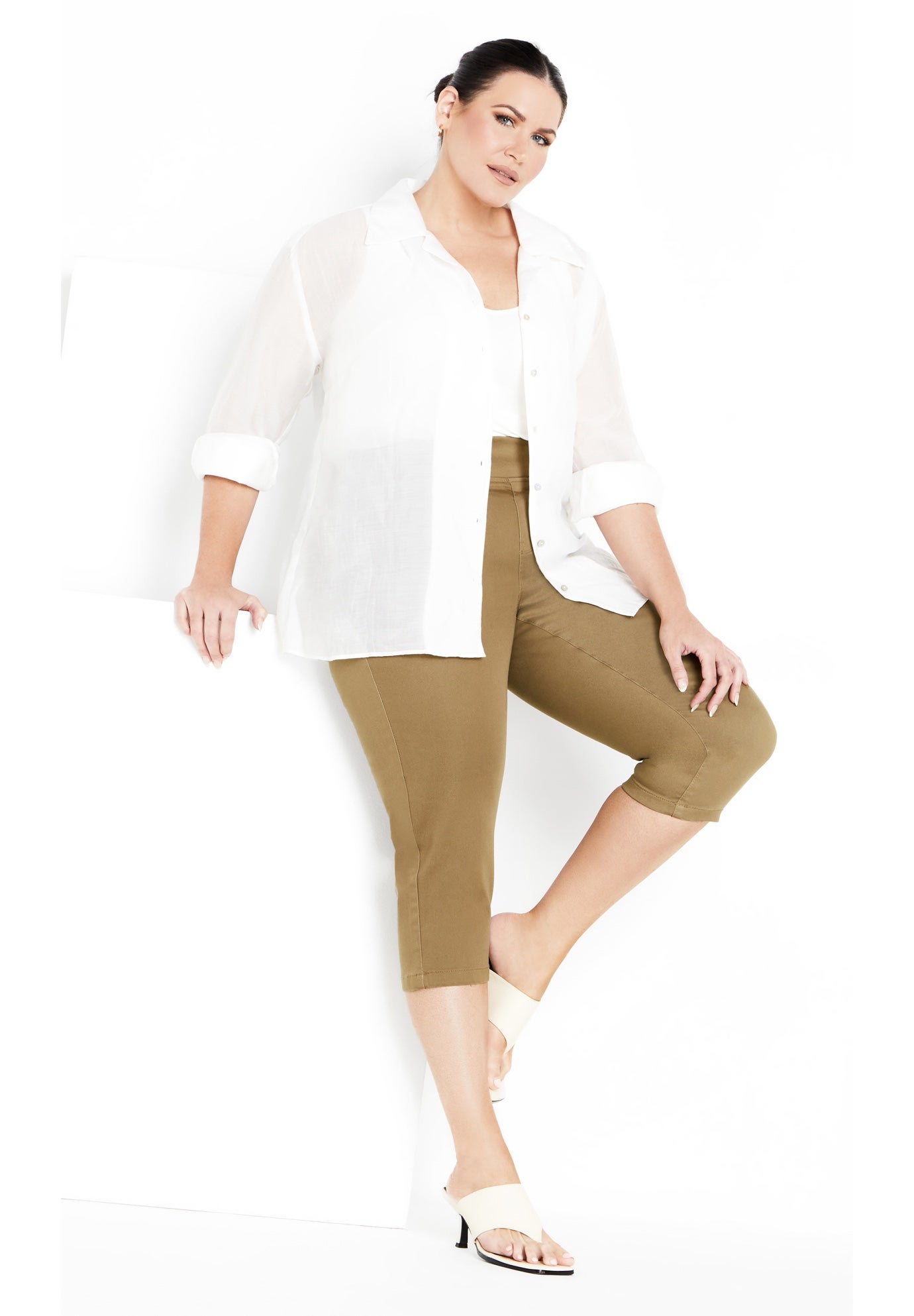 Butter Denim Pull On Crop Jean image number 4