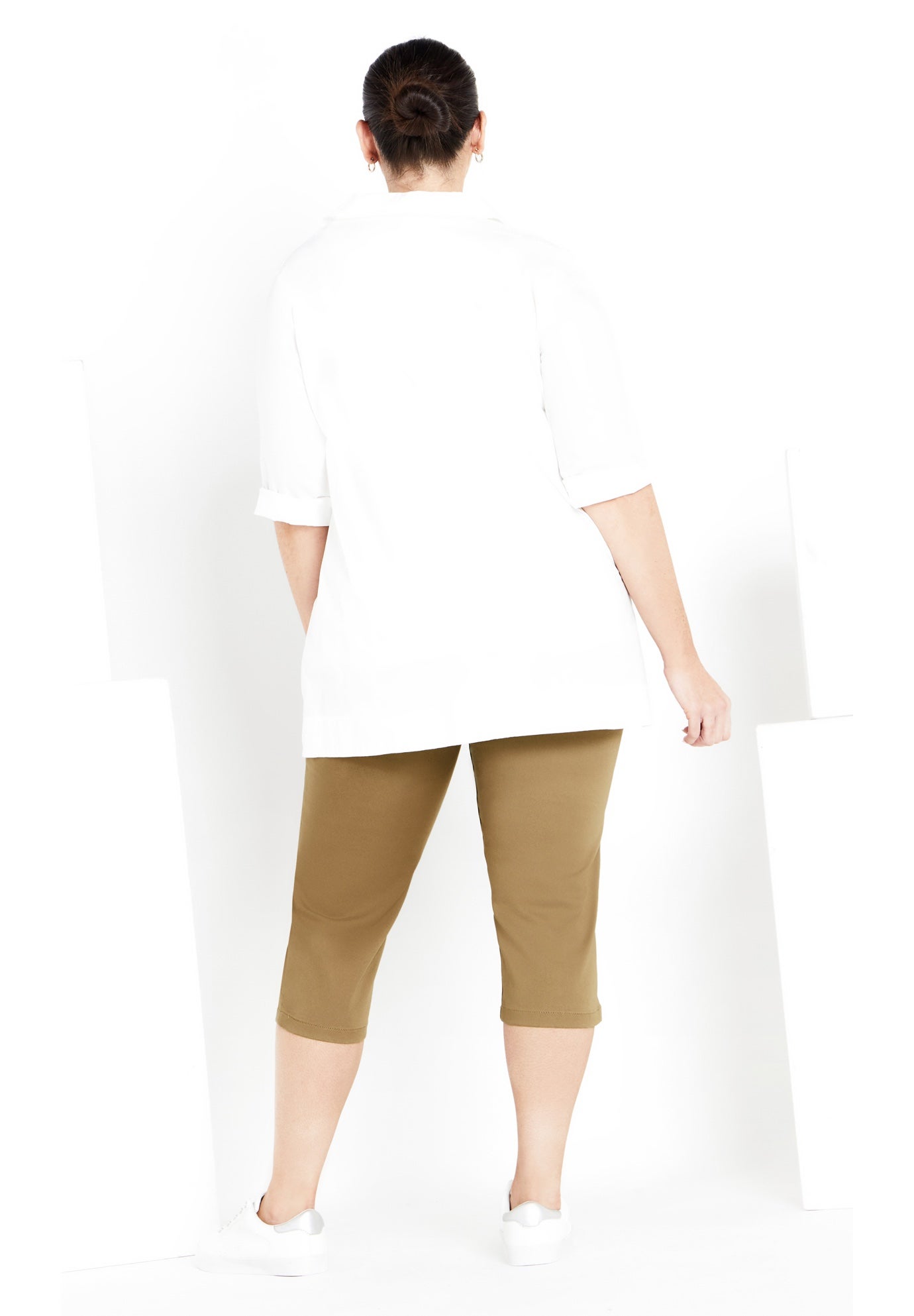 Butter Denim Pull On Crop Jean image number 5