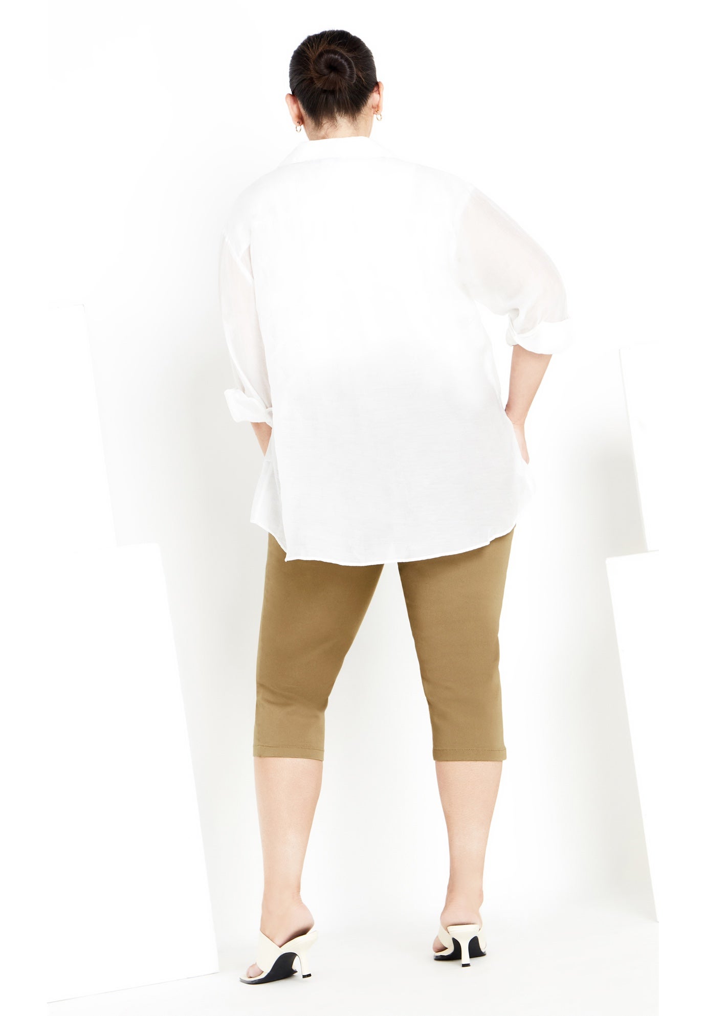 Butter Denim Pull On Crop Jean image number 6