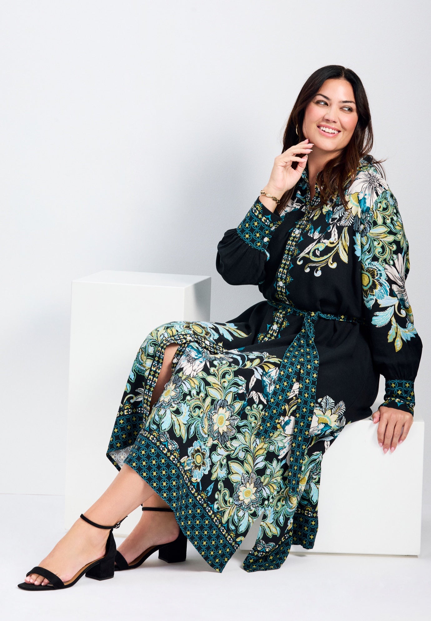 La Luna Shirtdress image number 3