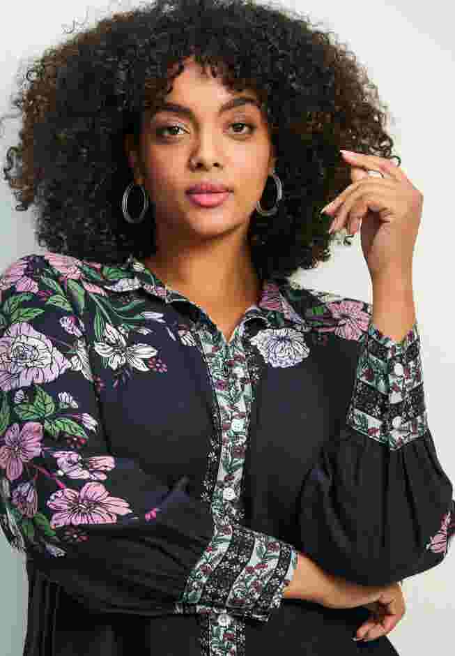 La Luna Button Down Shirt image number 3