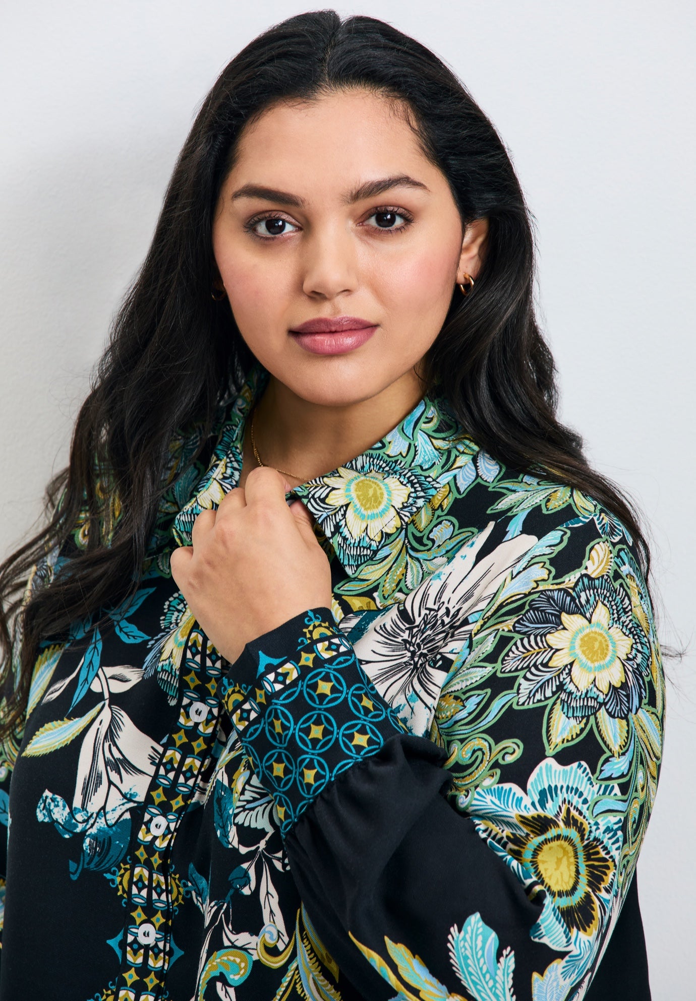 La Luna Button Down Shirt image number 3