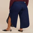 Petal Shape Open Side Jean image number null