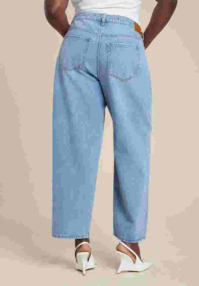Relaxed Jean With Rhinestone Trim Pocket image number 2