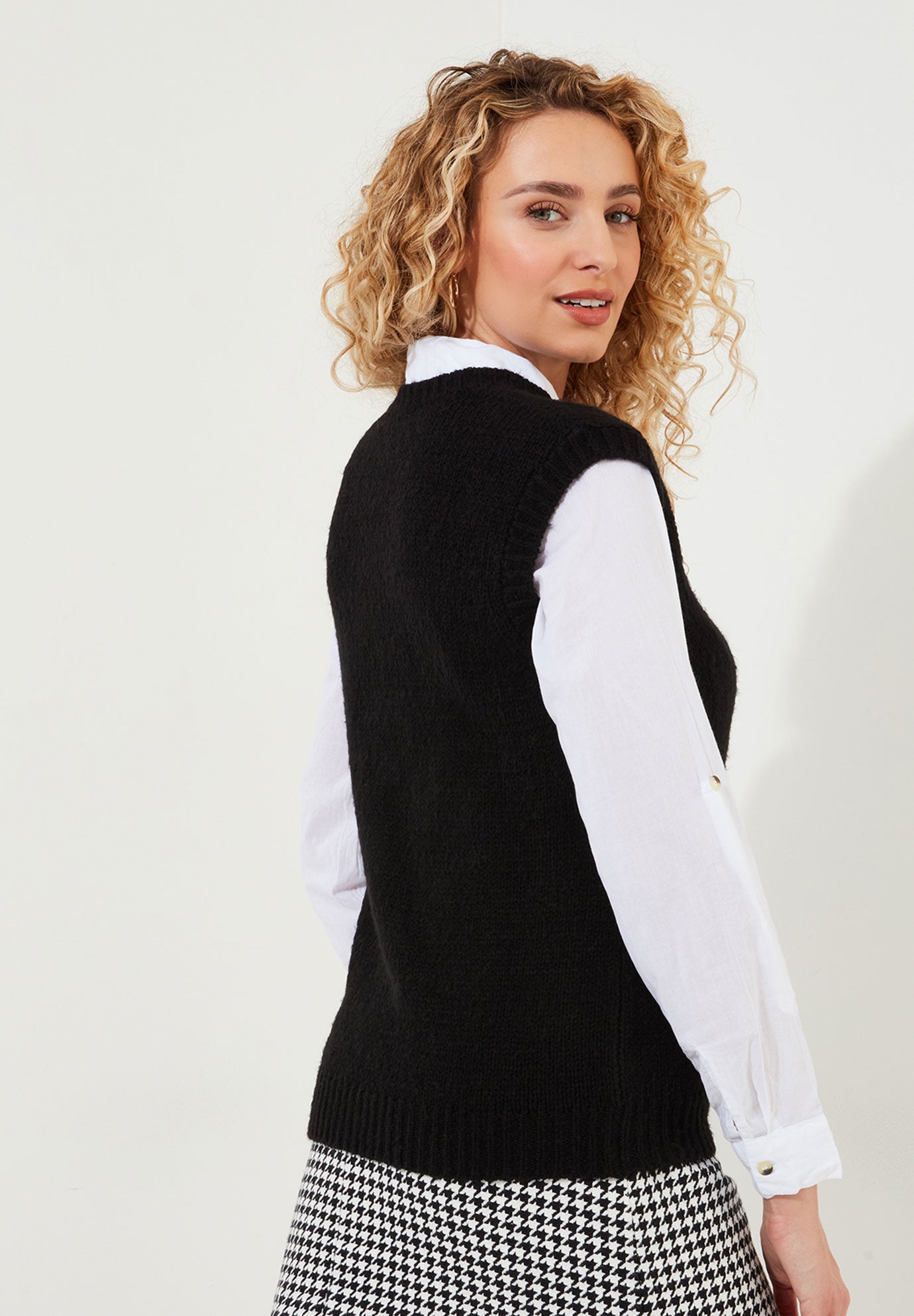 Rib V-Neck Sweater Vest image number 2