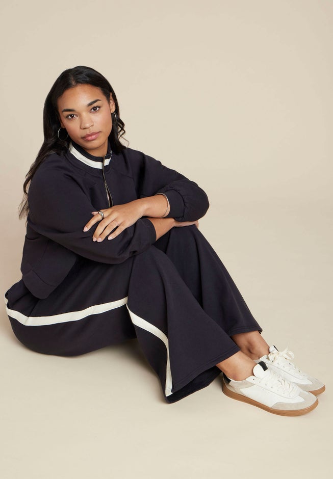 Quarter Zip Stripe Detail Sweatshirt image number 2