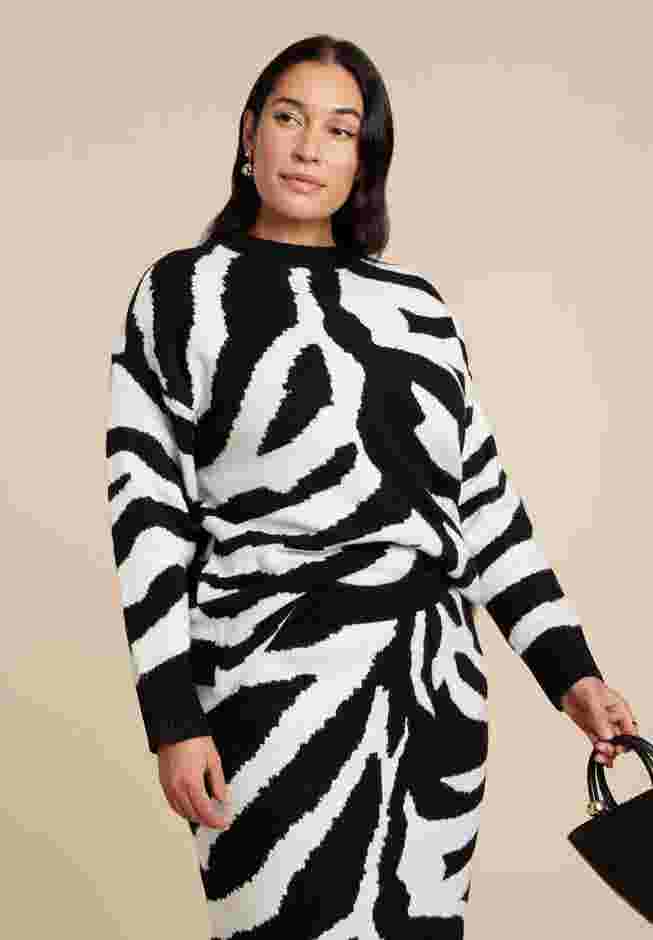 Oversized Zebra Intarsia Sweater image number 3
