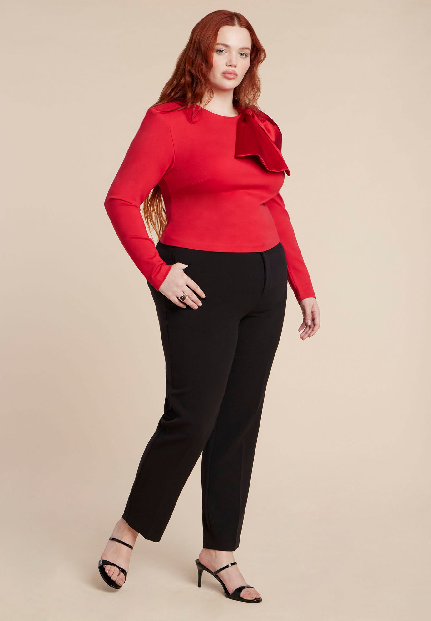 Strong Shoulder Top With Bow image number 2