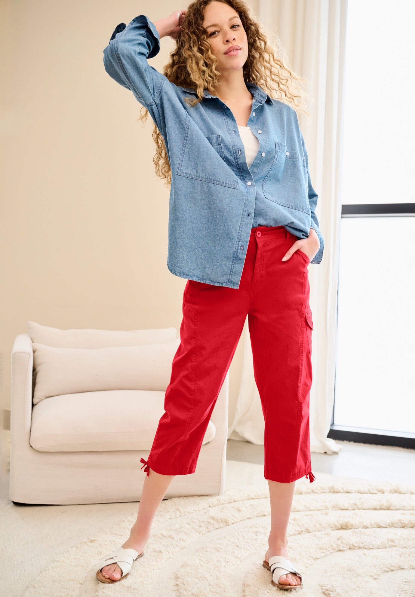 Mid-Rise Stretch Cotton Cargo Capris image number 0