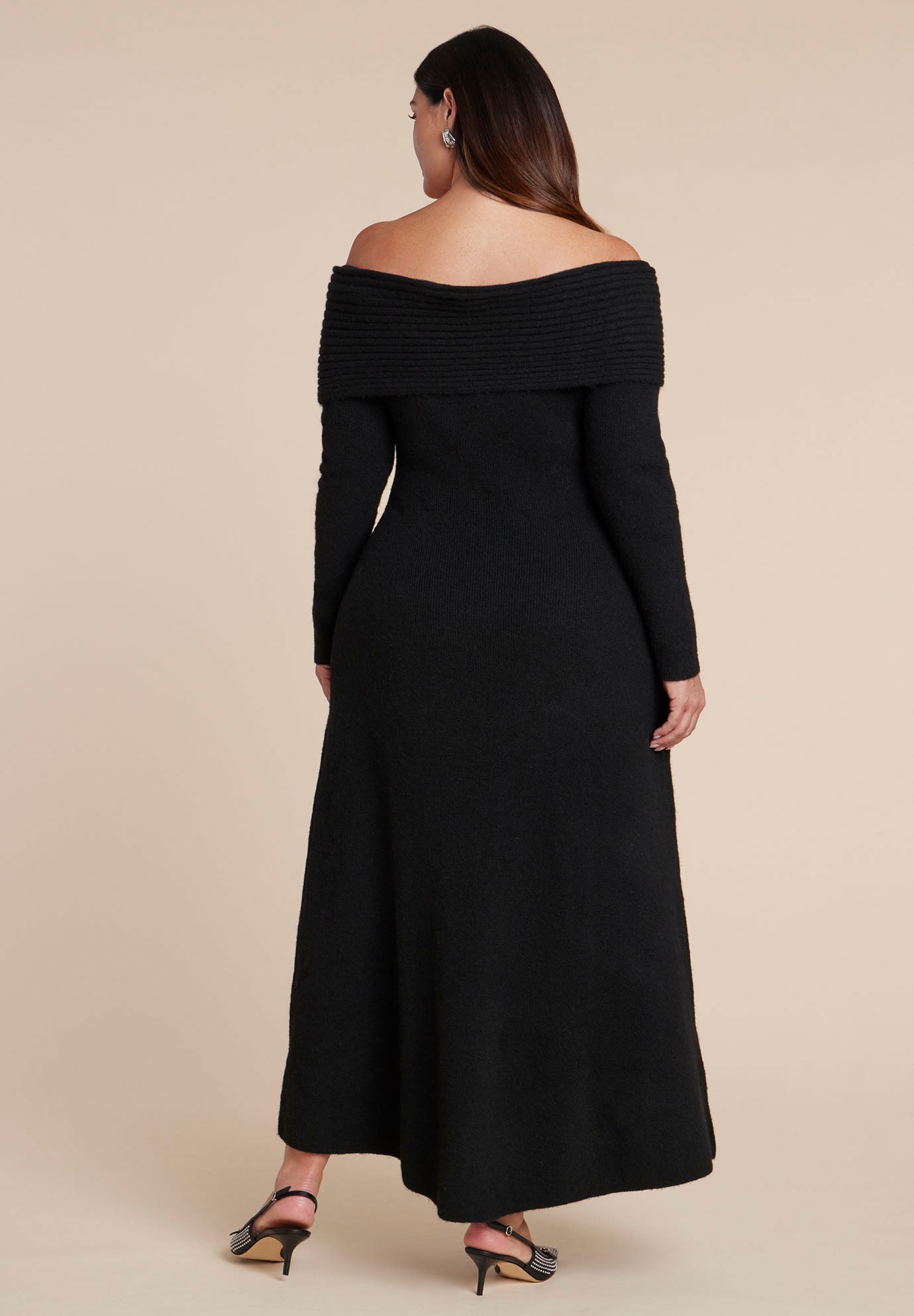 Brooch Sweater Dress image number 3