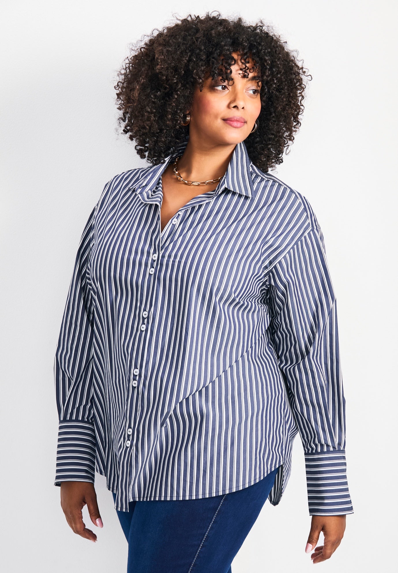 Breanna Classic Poplin Shirt image number 2
