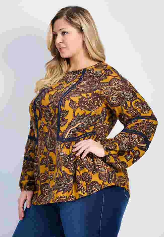 Bridget Lace Detail Blouse image number 2