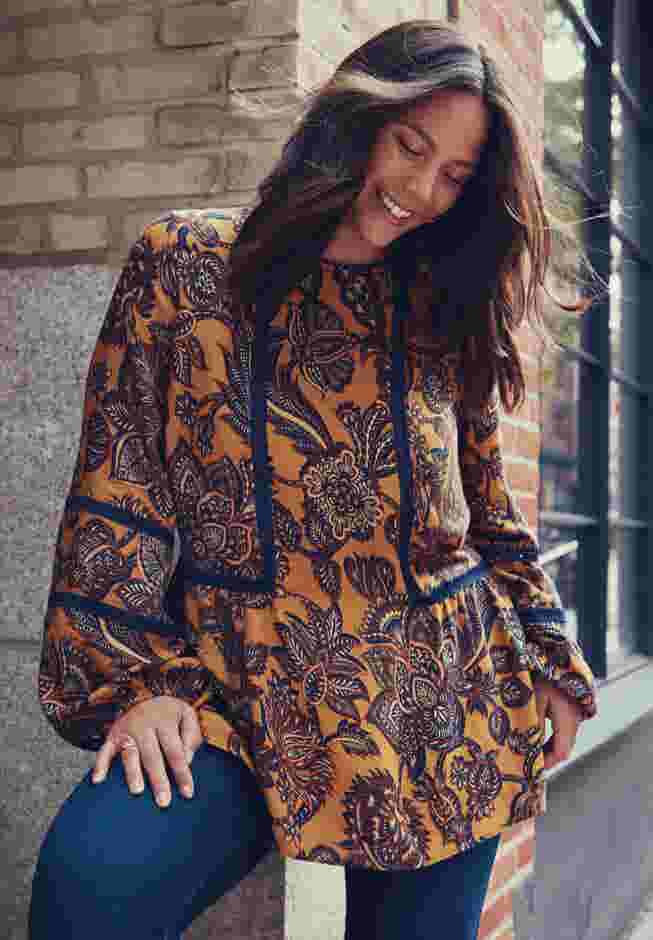 Bridget Lace Detail Blouse image number 3