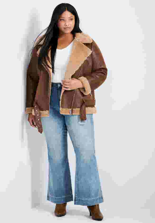 Emmy Flared Jean image number 3