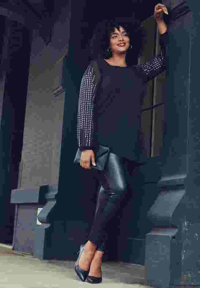 Glitz Emblsh Slv Tunic image number 3