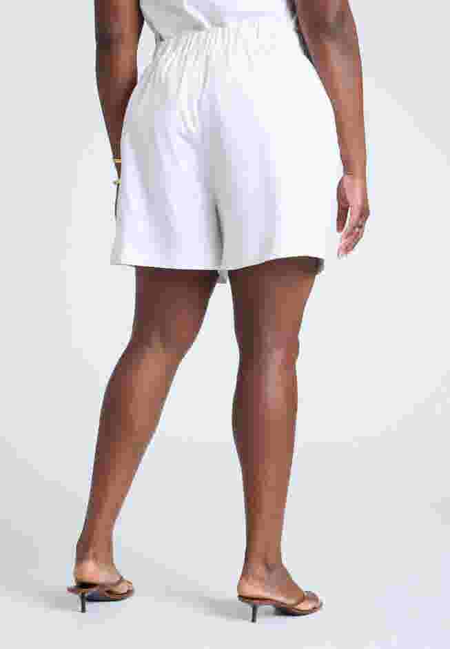 Easy Pull On Linen Blend Short image number 2
