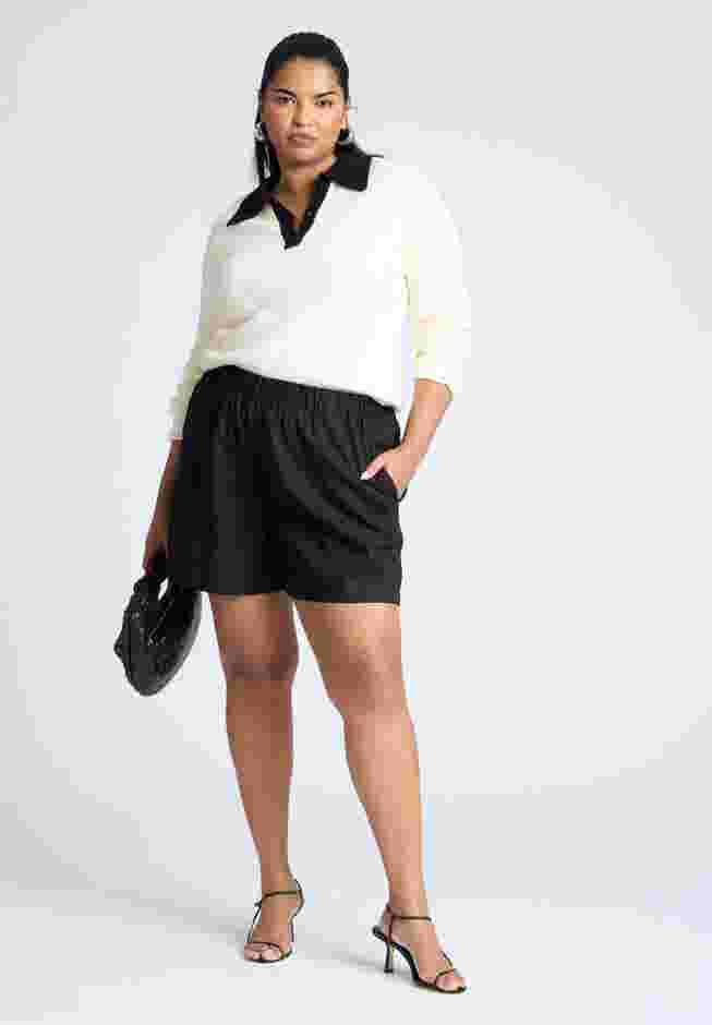 Easy Pull On Linen Blend Short image number 3