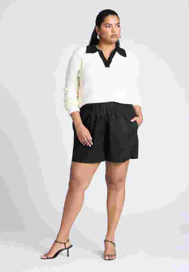 Easy Pull On Linen Blend Short image number 0