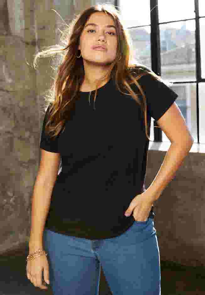 Short-Sleeve Crewneck One + Only Tee image number 4
