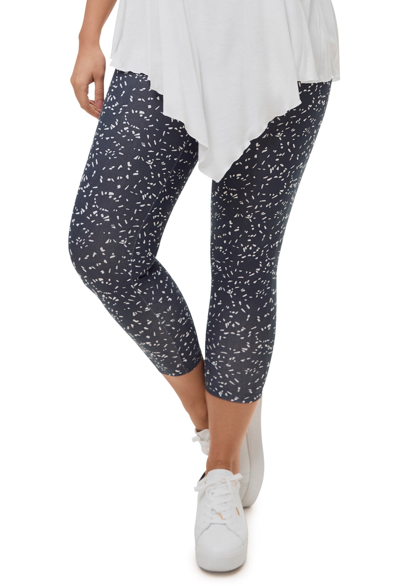 Cotton Spandex Capri Length Leggings image number 0