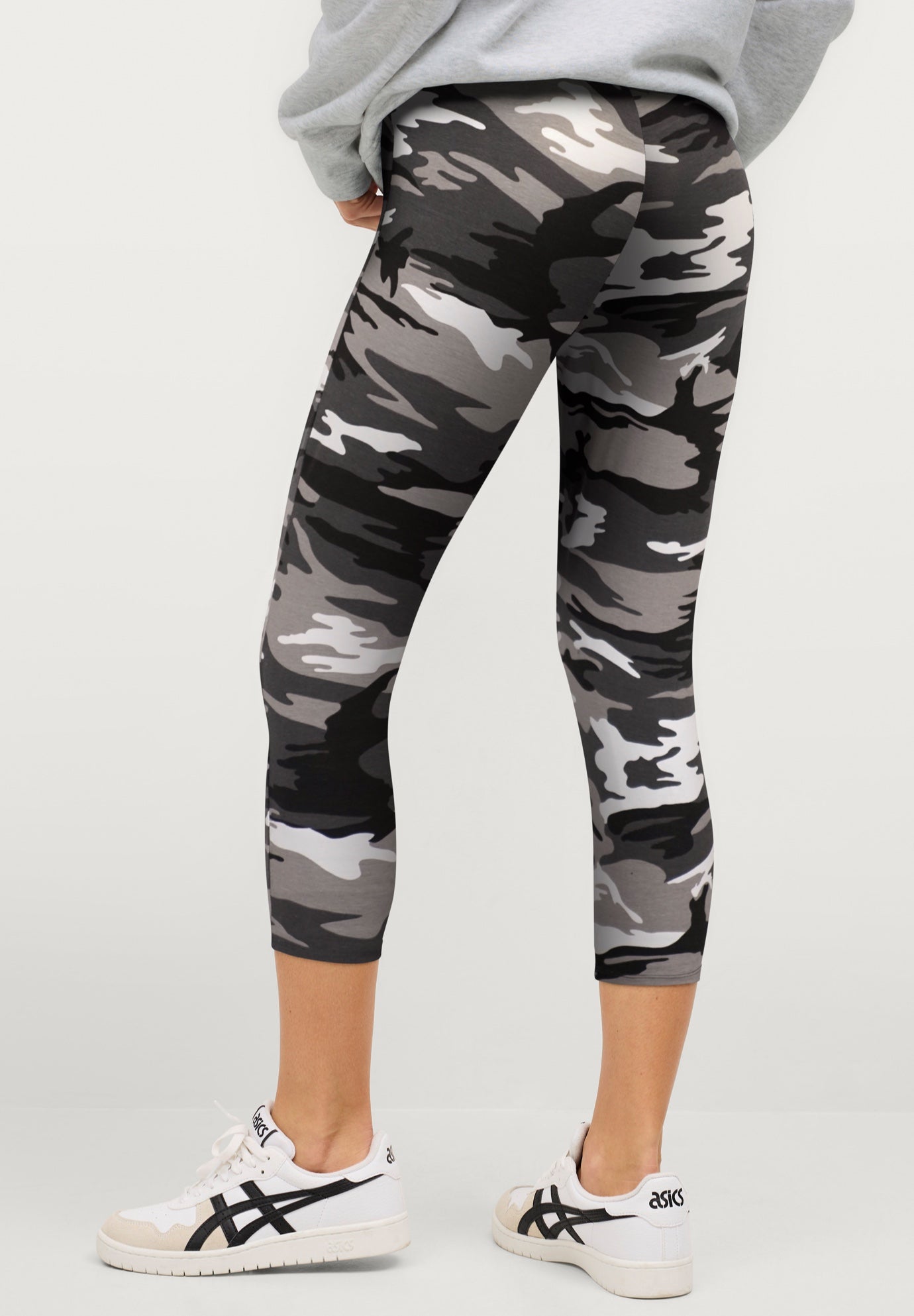 Knit Capri Leggings image number 1