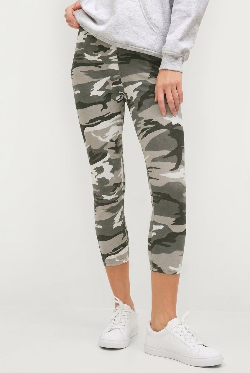 Cotton Spandex Elastic Waist Capri Leggings image number 0