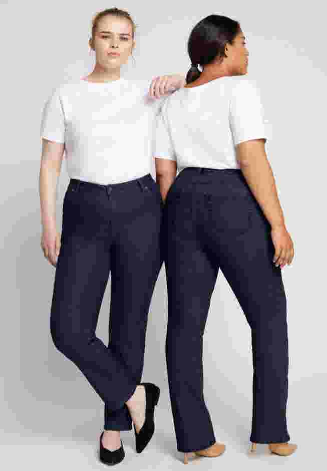 Curvie Fit Bootcut Jeans image number 3