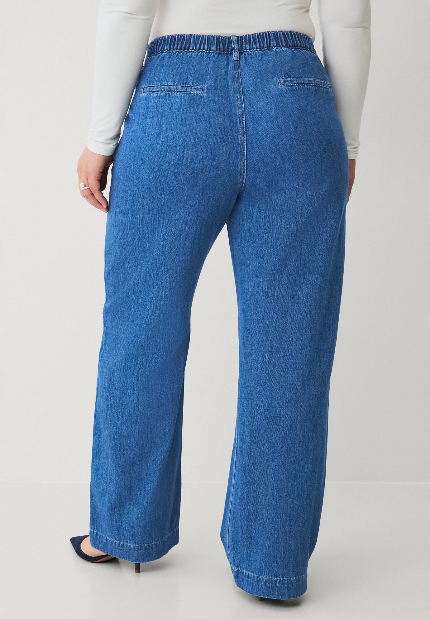 BACK ELASTIC TROUSER JEAN image number 1
