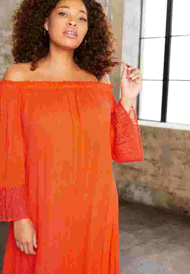 Off-The-Shoulder Maxi Dress image number 3