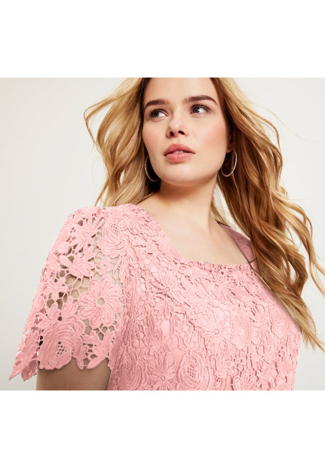 Square-Neck Lace Dress image number 3