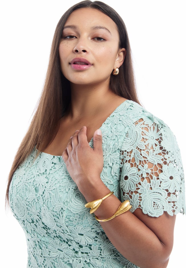 Square-Neck Lace Midi Dress image number 2