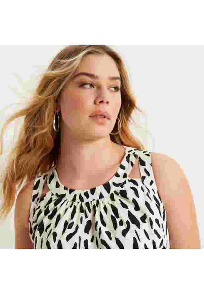 Cutout Neckline Maxi Dress image number 4
